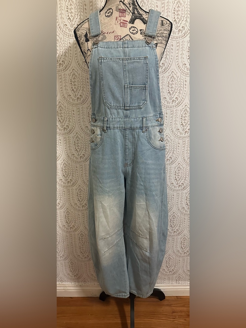 Light Wash Denim Overalls Barrel Style new no tags